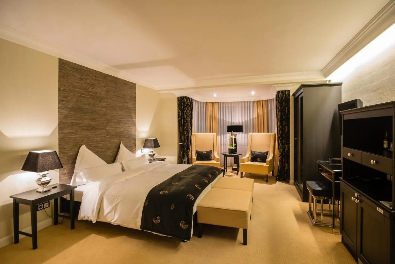 Hotel Zum Zeppelin Hamburg-Harburg Duitsland